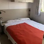 مكان تخييم Le Castellas *